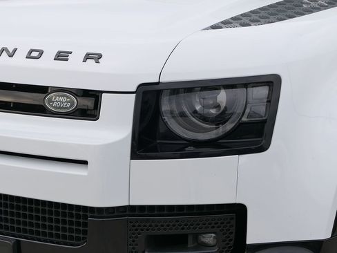 Used 2024 Land Rover Defender 130 X-Dynamic SE AWD/4WD image 9