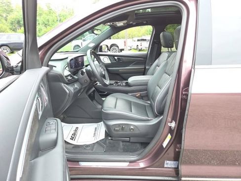 Used 2025 Buick Enclave Avenir w/ Super Cruise Package AWD/4WD image 26