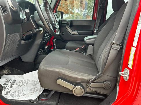 Used 2014 Jeep Wrangler Unlimited Sport w/ Connectivity Group image 85