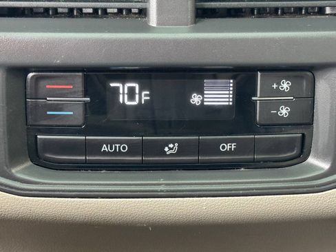 Used 2023 Volkswagen Atlas SEL AWD/4WD image 30