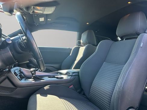 Used 2019 Dodge Challenger R/T w/ Driver Convenience Group RWD image 7