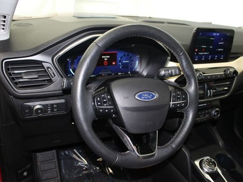 Used 2021 Ford Escape Titanium AWD/4WD image 16