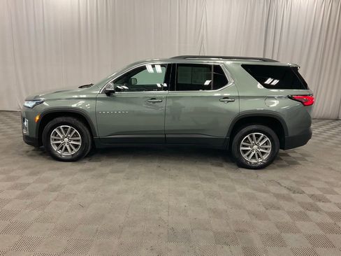 Used 2023 Chevrolet Traverse LT w/ Rear Camera Mirror Package image 13