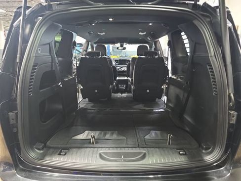 Used 2018 Chrysler Pacifica Touring Plus w/ S Appearance Package FWD image 15