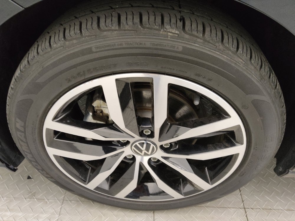 Used 2025 Volkswagen Jetta SE FWD image 31