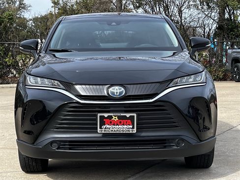 Used 2021 Toyota Venza LE image 7