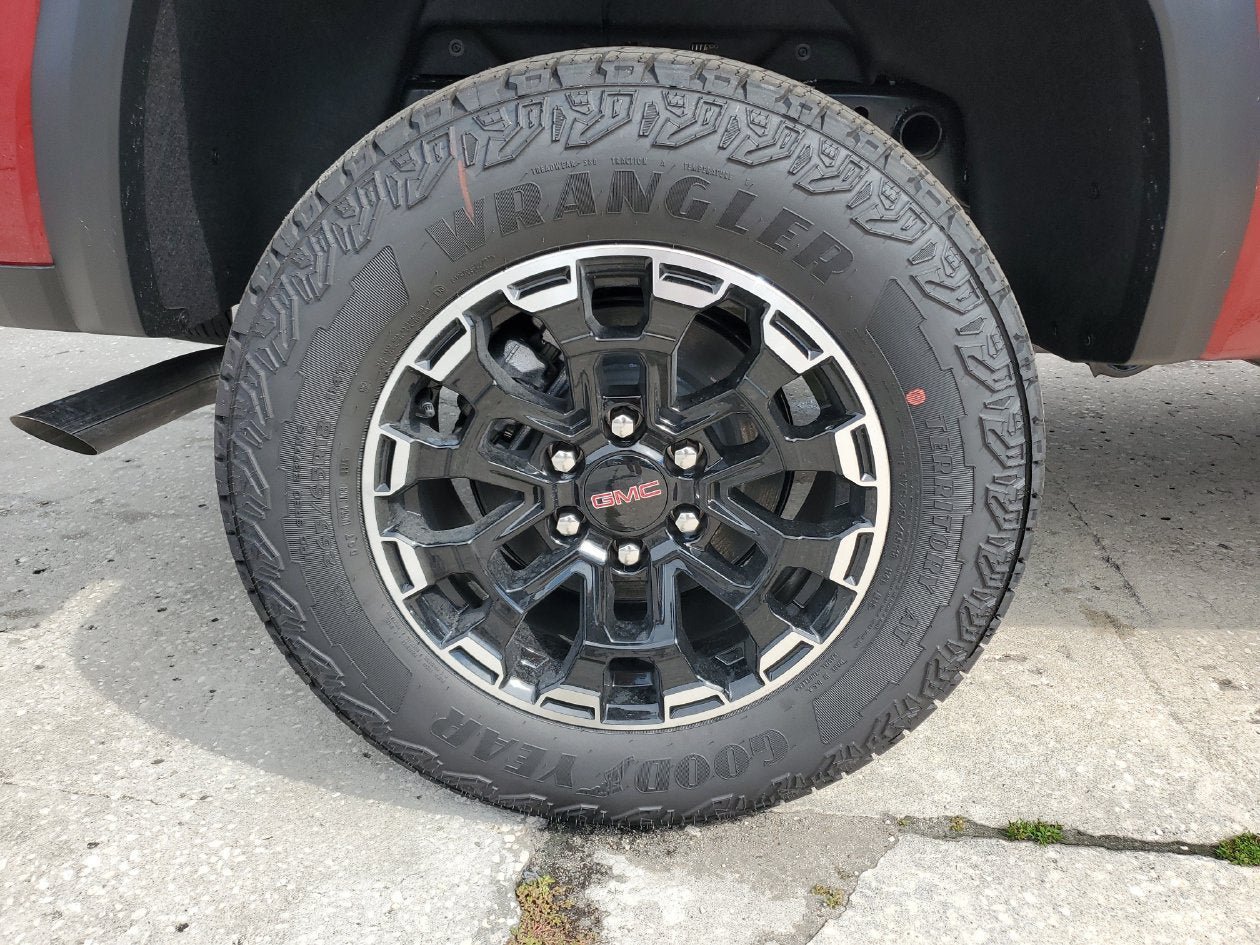 New 2026 GMC Canyon AT4 AWD/4WD image 6