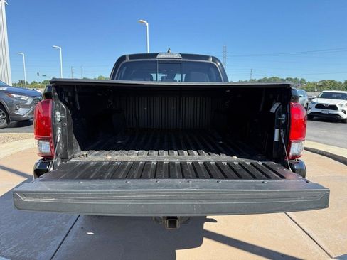 Used 2023 Toyota Tacoma SR5 w/ Technology Package AWD/4WD image 6