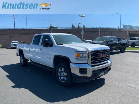 Used 2018 GMC Sierra 3500 SLE AWD/4WD image 1