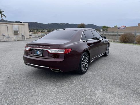 Used 2017 Lincoln Continental Select image 5
