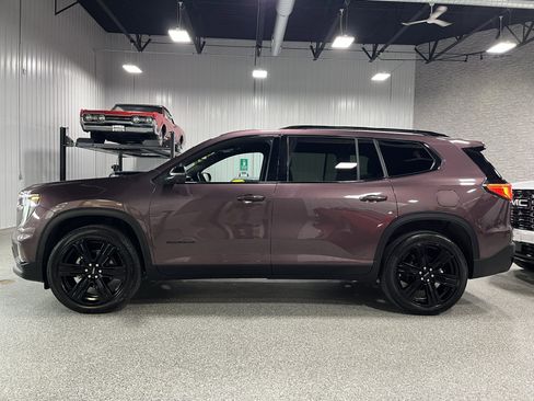 Certified 2025 GMC Acadia Elevation w/ Elevation Premium Package AWD/4WD image 2