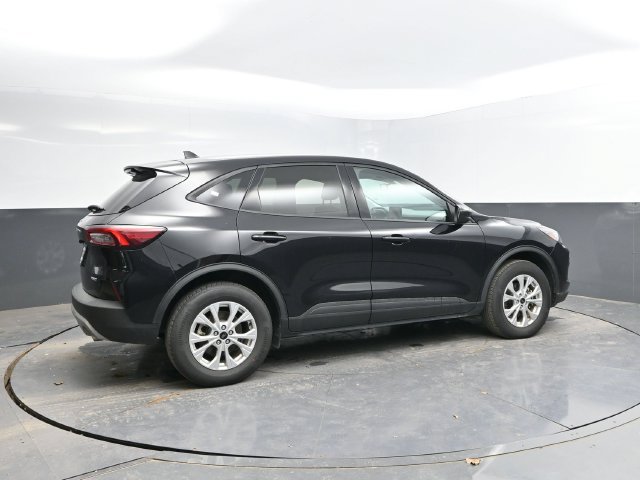 Used 2025 Ford Escape Active AWD/4WD image 2