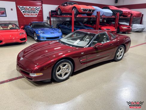 Used 2003 Chevrolet Corvette Coupe w/ Preferred Equipment Group RWD image 32