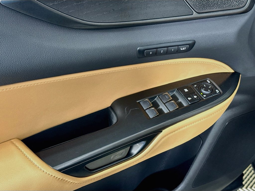 Certified 2025 Lexus NX 350h AWD w/ Accessory Package (Z2) image 18