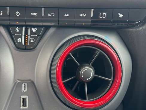 Used 2025 Chevrolet Blazer RS FWD image 33