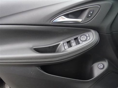 Used 2023 Buick Encore GX Select w/ Sport Touring Package image 17