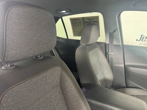Used 2024 Chevrolet Equinox LT FWD image 32