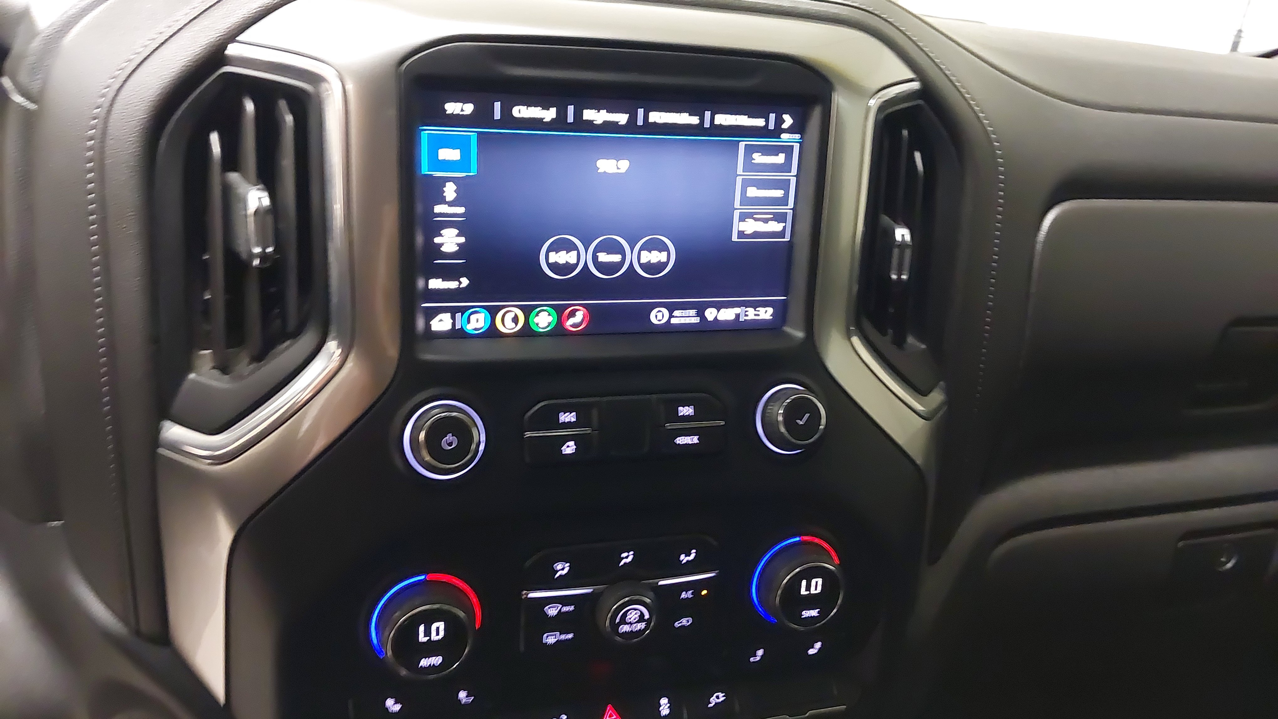 Used 2020 Chevrolet Silverado 1500 RST w/ All-Star Edition AWD/4WD image 28