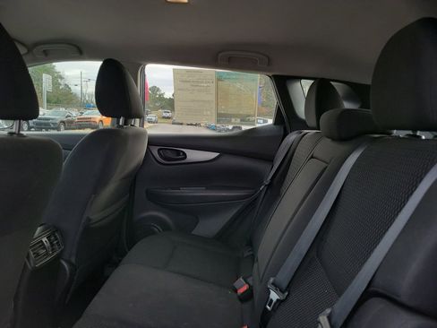 Used 2022 Nissan Rogue Sport S image 27