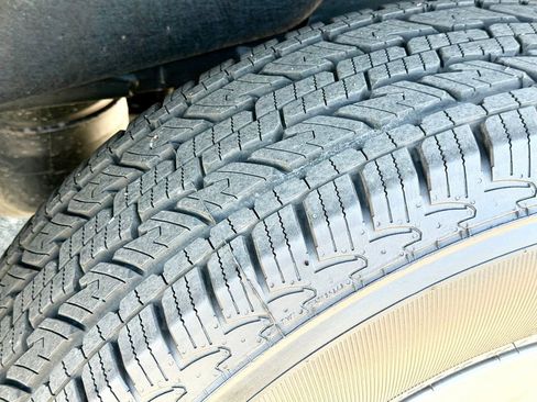 Used 2026 GMC Sierra 1500 SLE w/ Preferred Package image 14