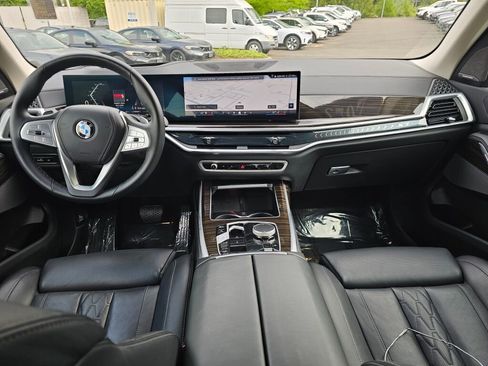 Used 2025 BMW X7 xDrive40i AWD/4WD image 19