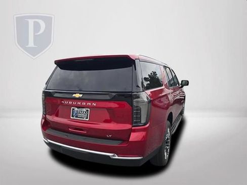 New 2026 Chevrolet Suburban LT w/ Comfort Package AWD/4WD image 7