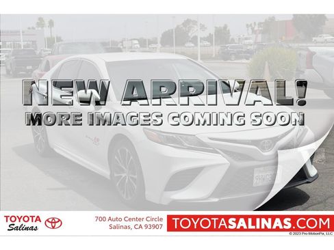 Used 2020 Toyota Camry SE FWD image 1