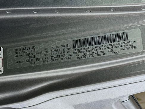 Used 2020 Jeep Gladiator Overland image 12