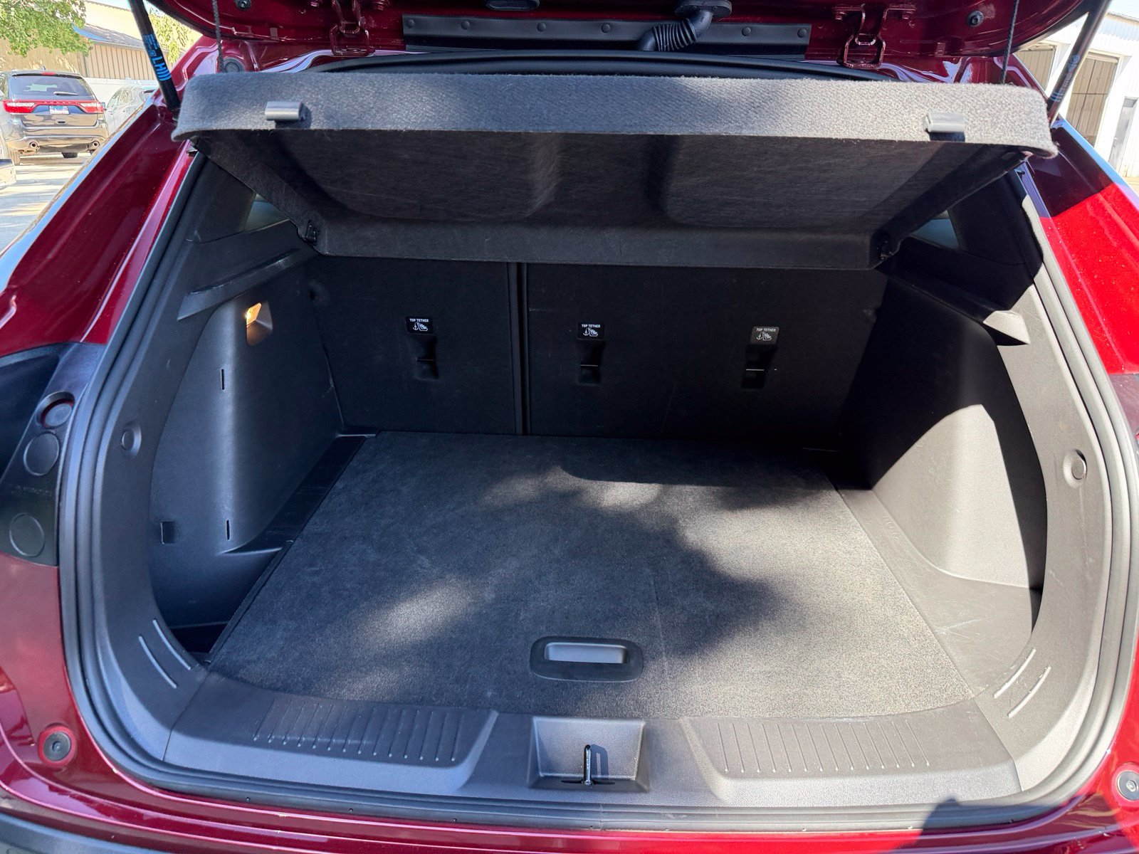 Used 2025 Chevrolet Trax RS w/ Sunroof Package FWD image 34