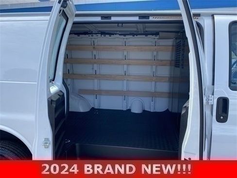 Used 2024 Chevrolet Express 2500 w/ Driver Convenience Package image 23