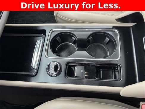 Used 2022 Lincoln Corsair AWD w/ Premium Package image 17