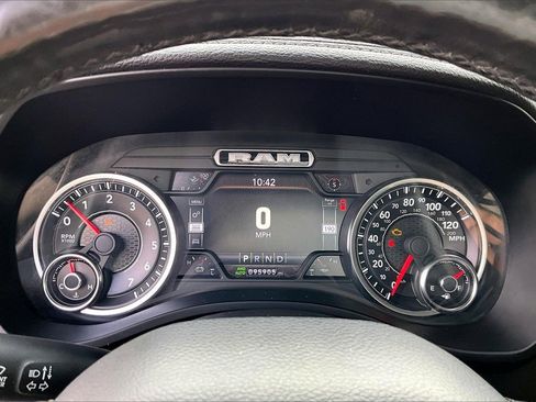 Certified 2019 RAM 1500 Laramie image 9