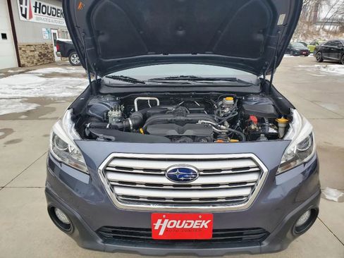 Used 2017 Subaru Outback 2.5i Premium image 19