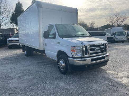Used 2021 Ford E-350 and Econoline 350 Super Duty w/ Power Windows & Locks Group image 8