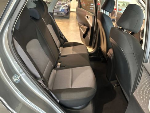 Used 2025 Kia Soul LX w/ LX Technology Package FWD image 36