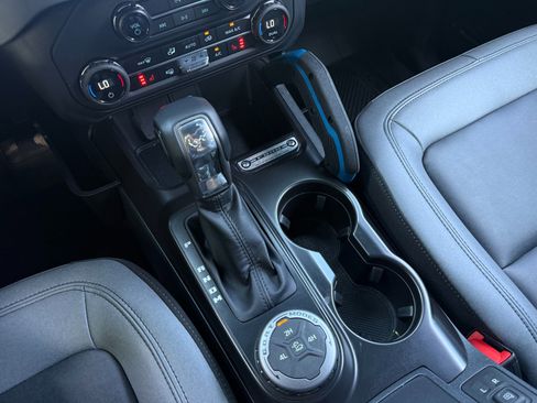 Used 2024 Ford Bronco Black Diamond image 29