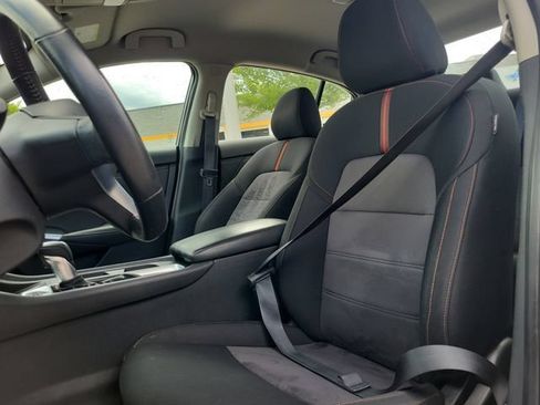 Used 2023 Nissan Sentra SR w/ Midnight Edition Package FWD image 19
