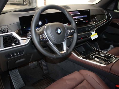 Used 2026 BMW X5 xDrive40i w/ Climate Comfort Package image 11