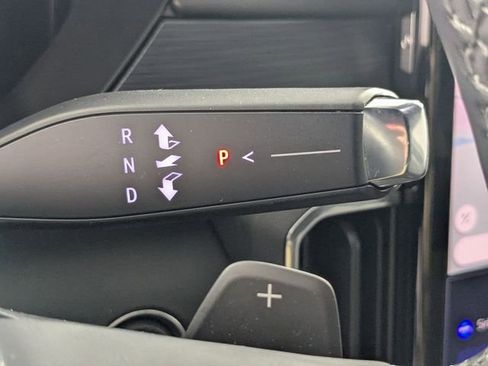 Used 2025 GMC Acadia Elevation image 22