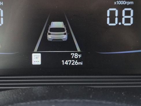 Used 2025 Hyundai Venue Limited image 19