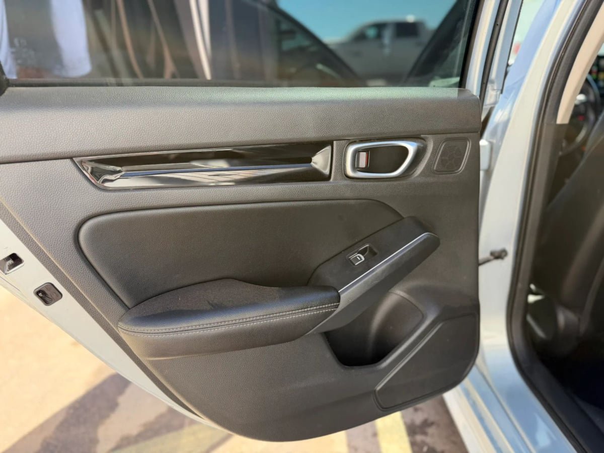 Used 2022 Honda Civic Touring image 39