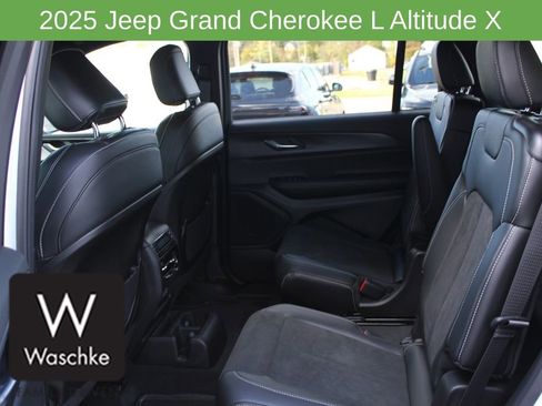 New 2025 Jeep Grand Cherokee L Altitude image 14