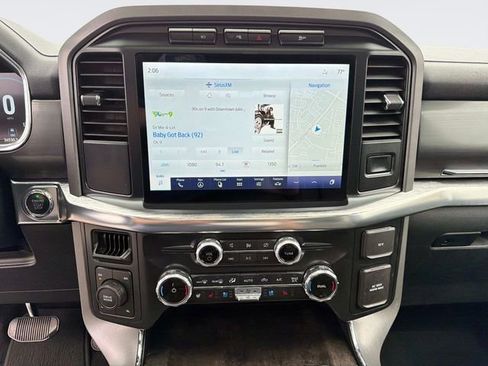 Used 2022 Ford F150 Lariat w/ Equipment Group 502A High image 33