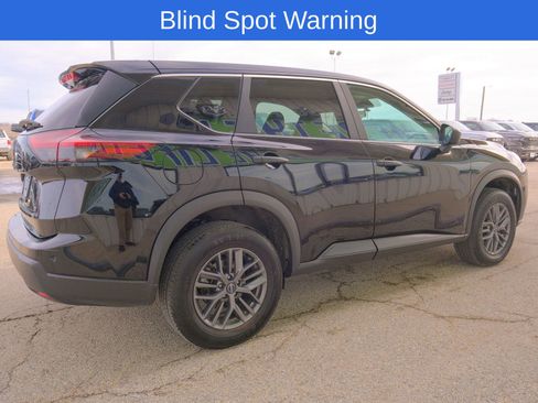 Used 2024 Nissan Rogue S image 9