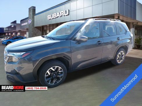 Used 2025 Subaru Forester Premium image 3