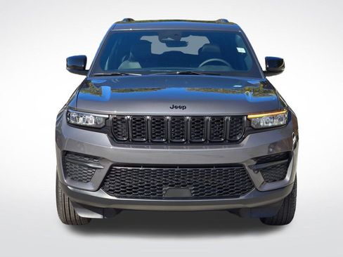 New 2025 Jeep Grand Cherokee Altitude image 16