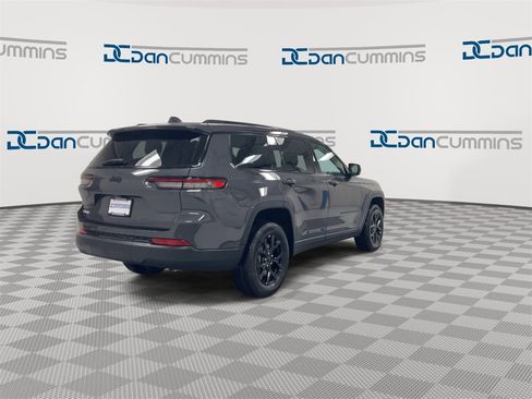 New 2025 Jeep Grand Cherokee L Altitude image 8