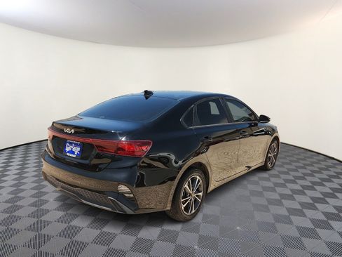 Used 2024 Kia Forte LXS w/ LXS Technology Package FWD image 4