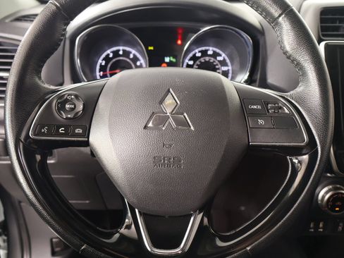 Used 2024 Mitsubishi Outlander Sport SE AWD/4WD image 3