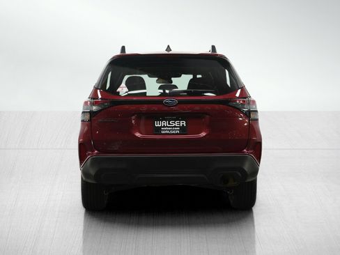 Used 2025 Subaru Forester Premium AWD/4WD image 4
